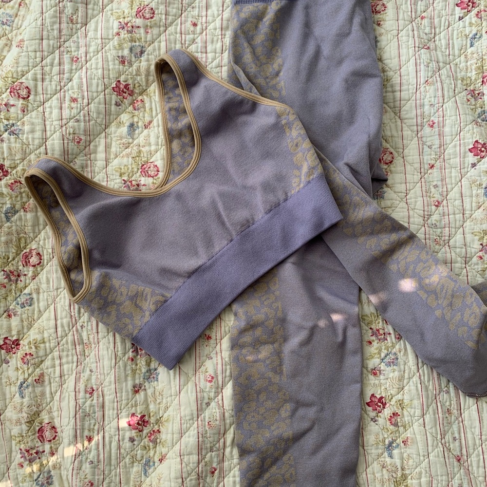 ASOS 4505 lavender yoga pants & sports bra. Small